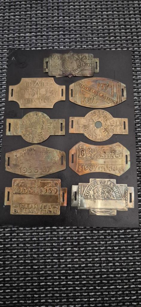 9 stuks oude rijwielbelasting plaatjes 1932 tot en met 1940, Ophalen of Verzenden, Gebruikt