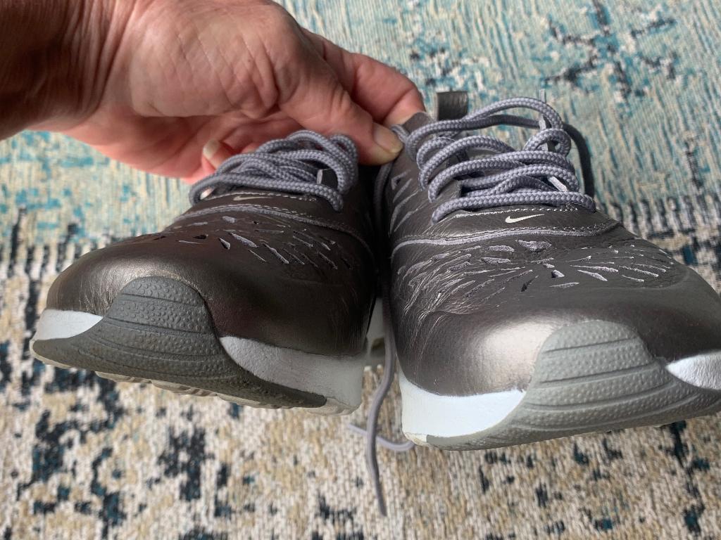 Nike AIR MAX Thea Jolie WOMAN 40,5, Nike, Ophalen, Zo goed als nieuw, Sneakers of Gympen