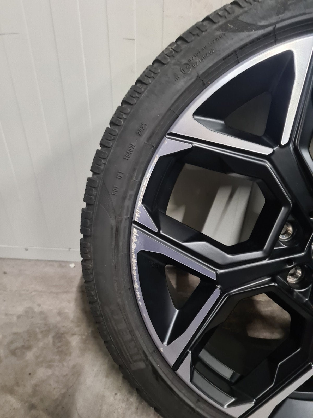 20' BMW X1 U11 X2 U10 Styling 872M met winterbanden, 245 mm, Banden en Velgen, Personenwagen, 20 inch