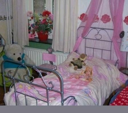 Stevig sierlijk tussenin kinderbed, Ophalen, 85 tot 100 cm, Zo goed als nieuw, Lattenbodem