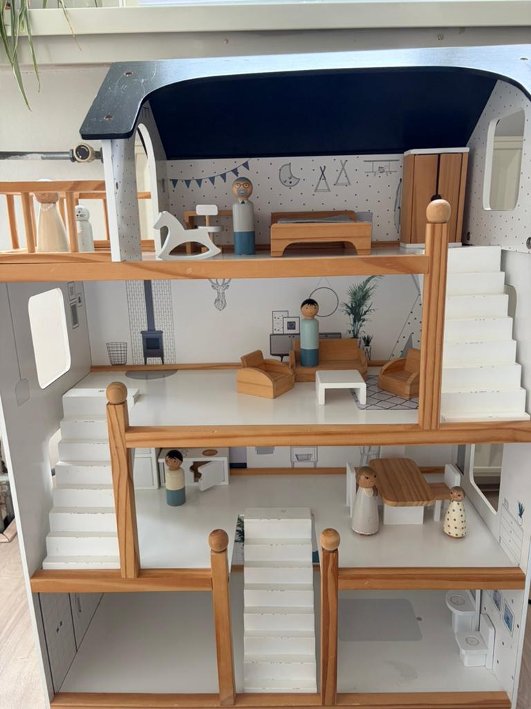 Poppenhuis van Petit Amelie met accessoires, Ophalen, Gebruikt, Poppenhuis