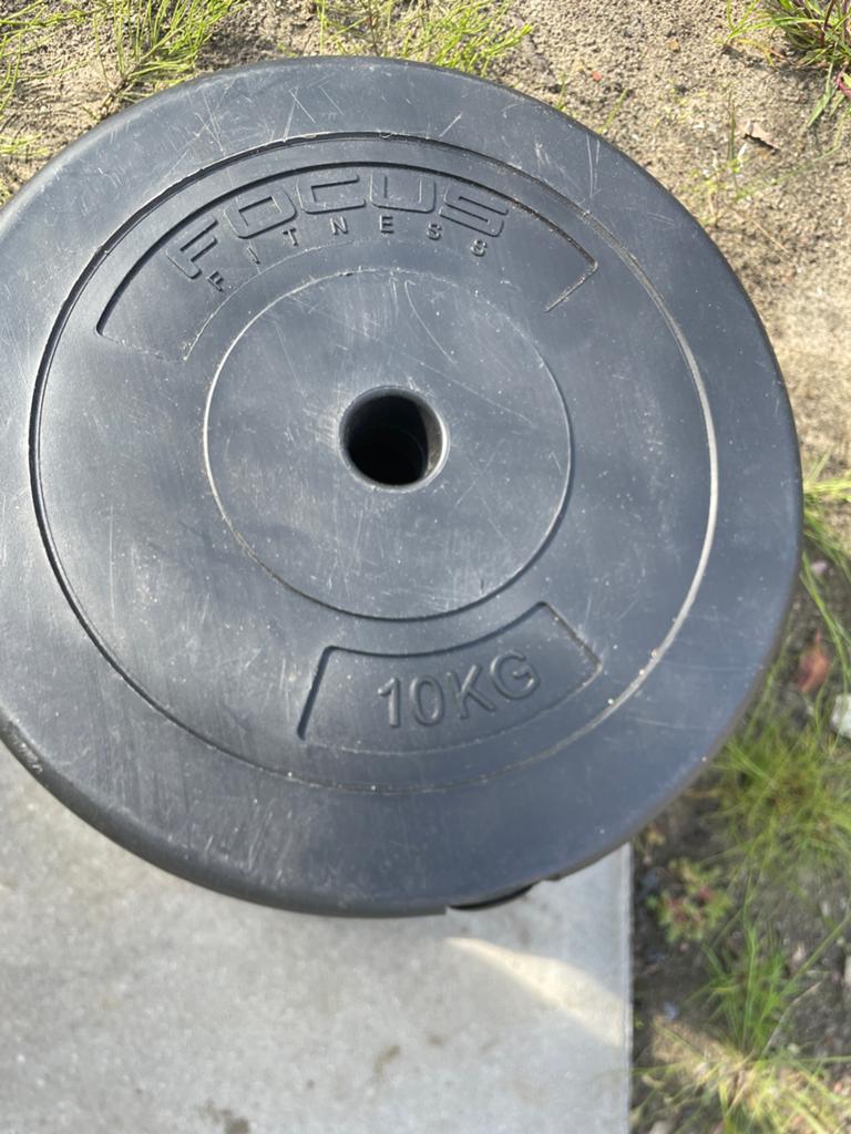 Halterschijf 10KG 30mm Focus Fitness, Sport en Fitness, Ophalen, Gebruikt, Armen, Halterschijven