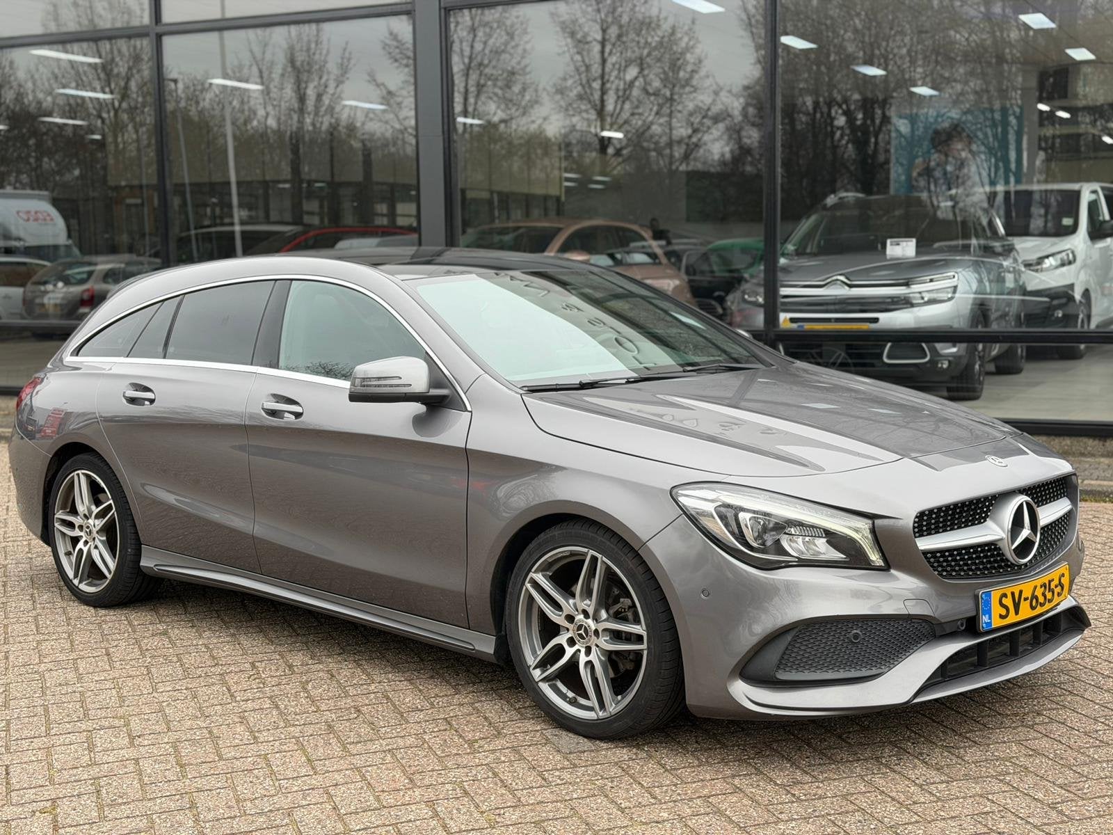 Mercedes-Benz CLA-Klasse Shooting Brake OpenDak|Trekhaak|AMG, Auto's, Mercedes-Benz, CLA, 730 kg, Gebruikt, 4 cilinders