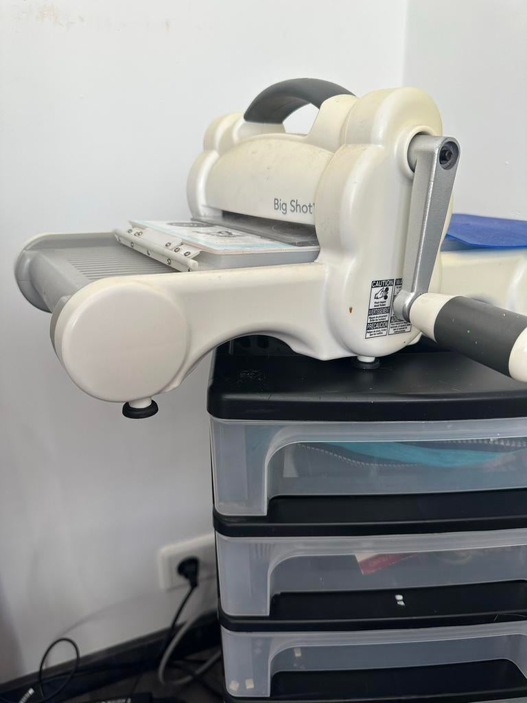 Stans- en Embosseermachine - Sizzix Big Shot, Ophalen, Gebruikt, Geschikt voor karton, Kunststof