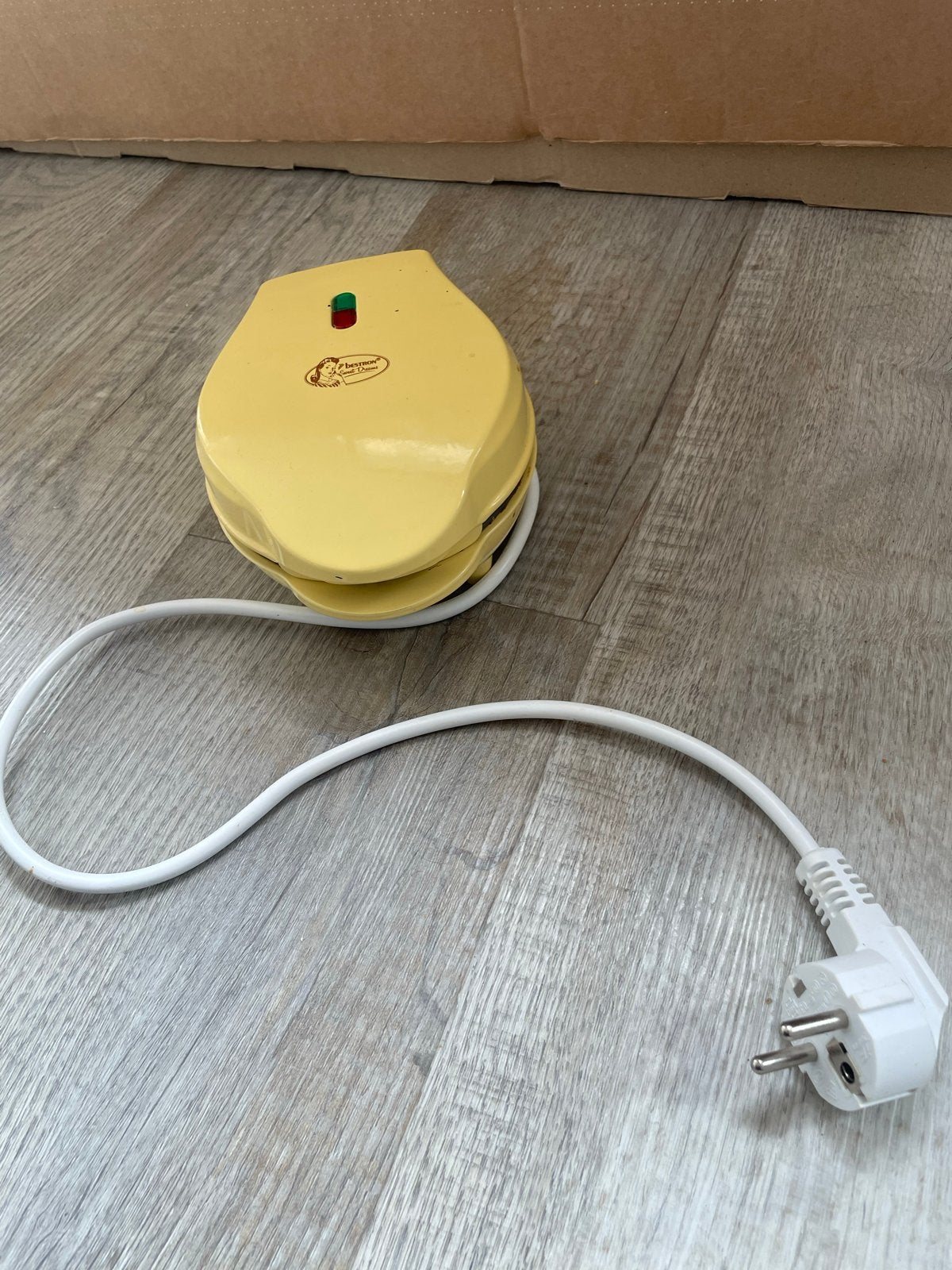 Bestron Mini Wafelijzer - Compact en Handig, Ophalen, Gebruikt