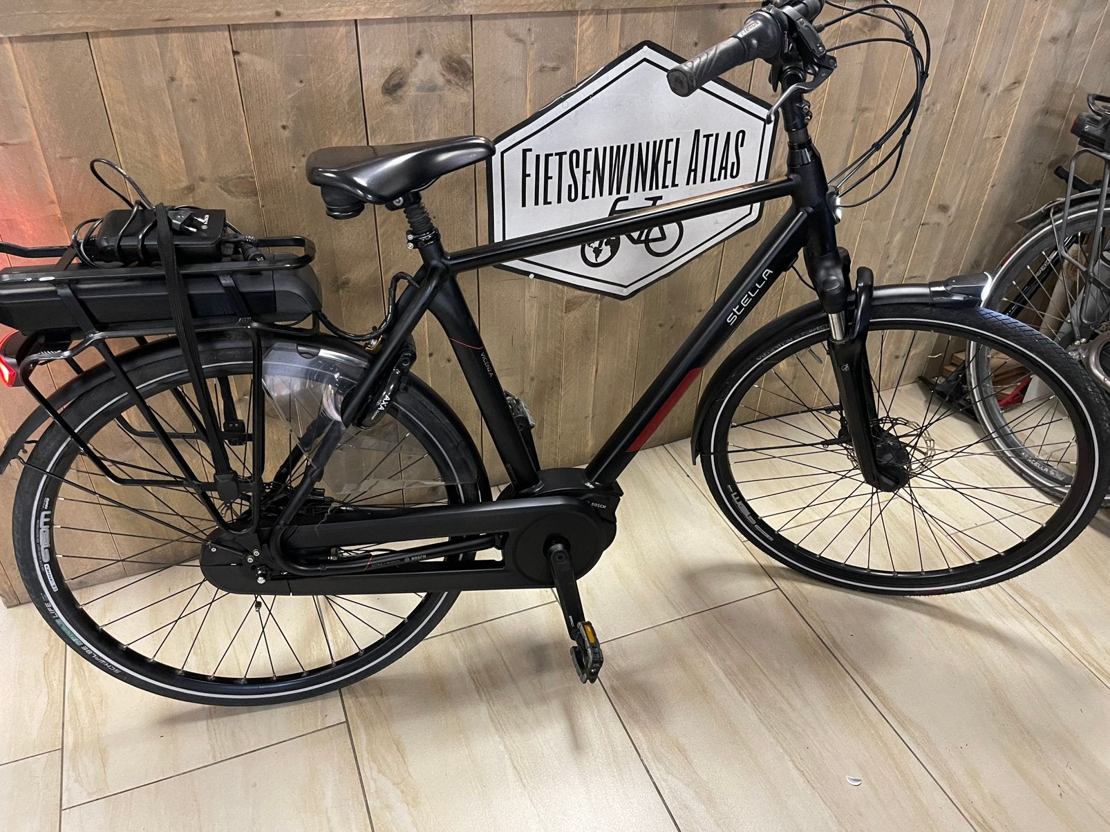 Stella bosch middenmoter 28 inch 8V framemaat 57 cm, Fietsen en Brommers, 57 tot 61 cm, Ophalen, Zo goed als nieuw, Overige merken