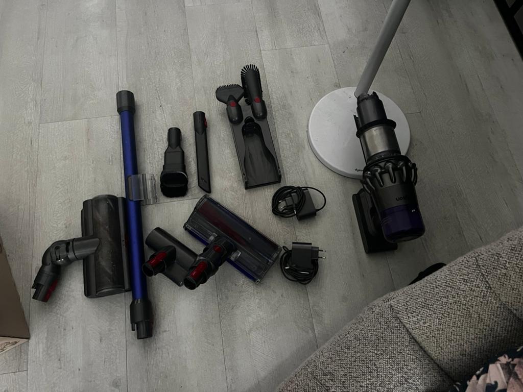 Dyson V11 onderdelen en accessoires, Ophalen, Inclusief accessoires, Gebruikt, Dyson