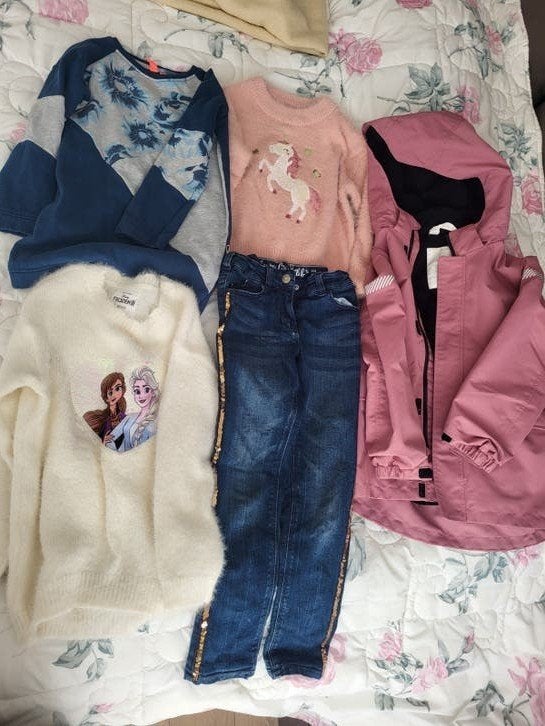 Kledingpakket voor meisjes:5st regenjas, jurk, jeans, truien, Kinderen en Baby's, Verzenden, Gebruikt, Meisje, Jas