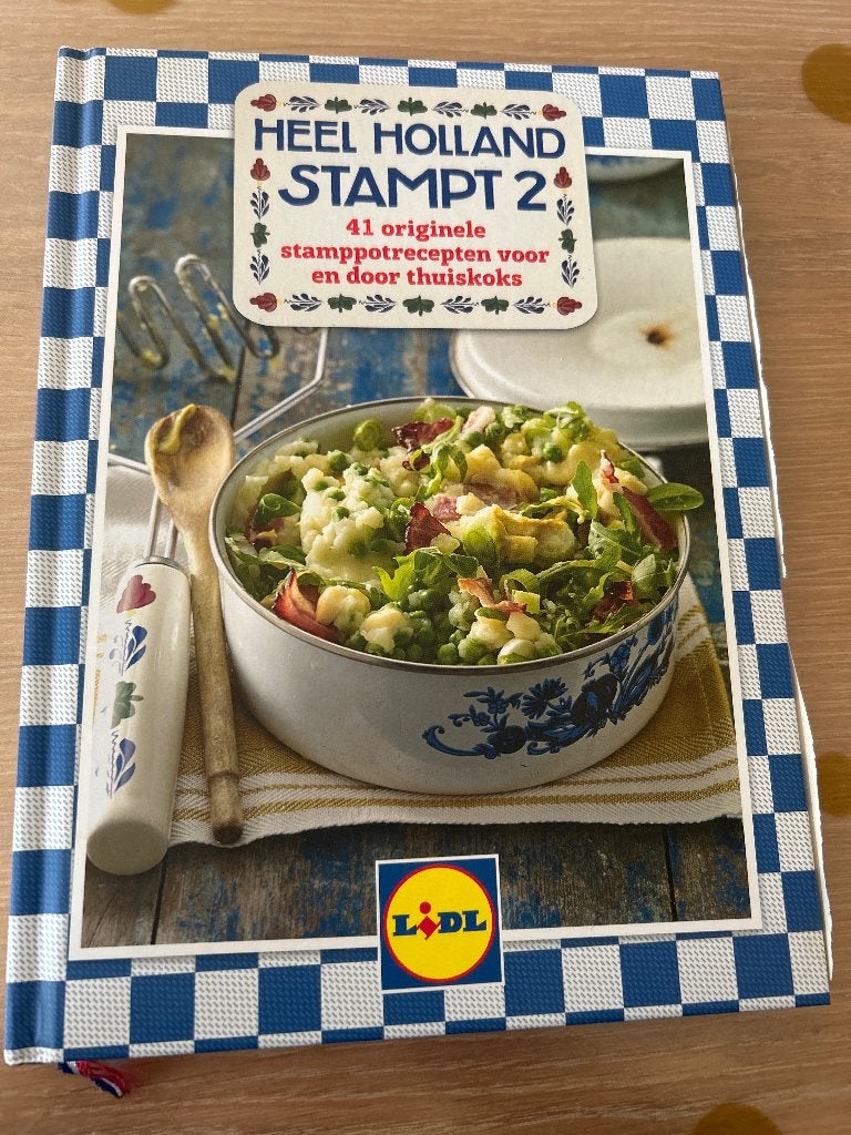 Heel Holland Stampt 2 - Originele Stamppotrecepten, Boeken, Lidl, Ophalen of Verzenden, Nederland en België, Hoofdgerechten