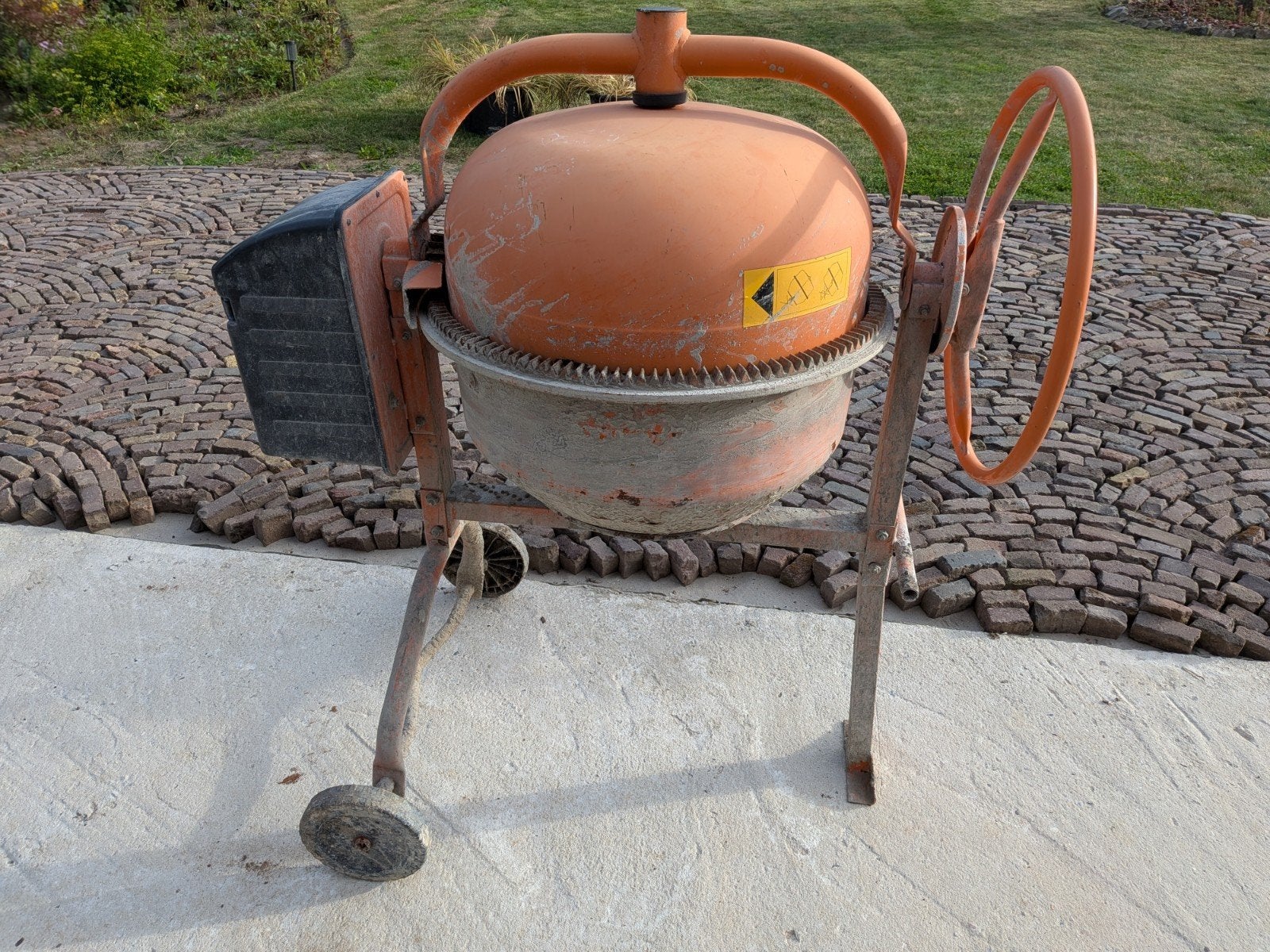 Limex 125 LS Betonmixer - 700W, 53,5 kg, Ophalen, Gebruikt