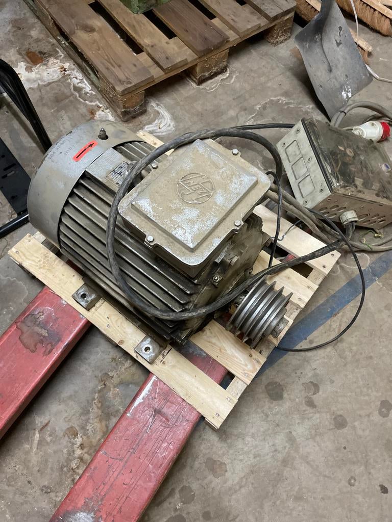 Elektromotor 15 kW - Werkt perfect, Doe-het-zelf en Verbouw, Motoren, Ophalen of Verzenden, Gebruikt, Elektromotor, 1400 tot 1800 rpm
