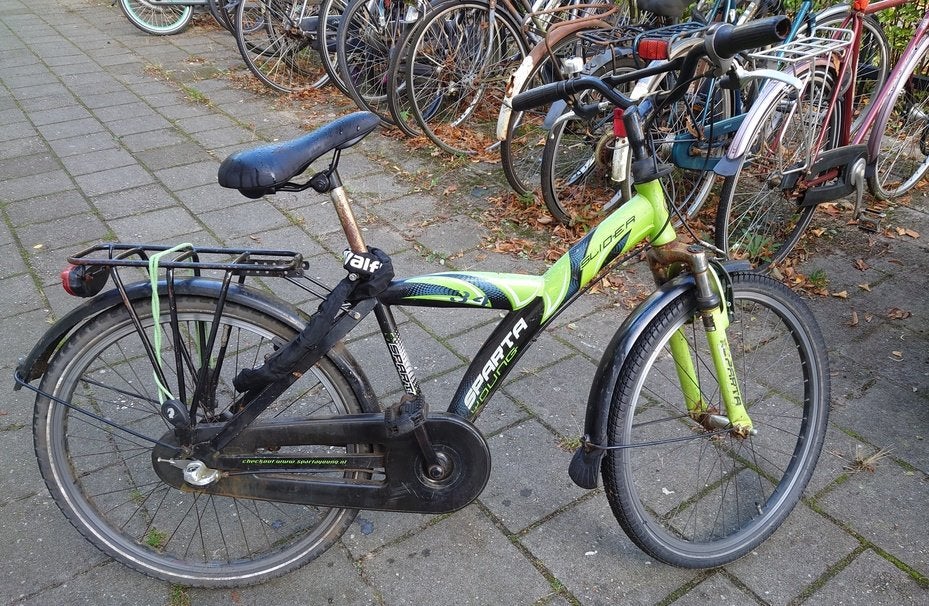 twee jongen fietsen, 24", EUR 10, Ophalen, Terugtraprem, Handrem, Gazelle