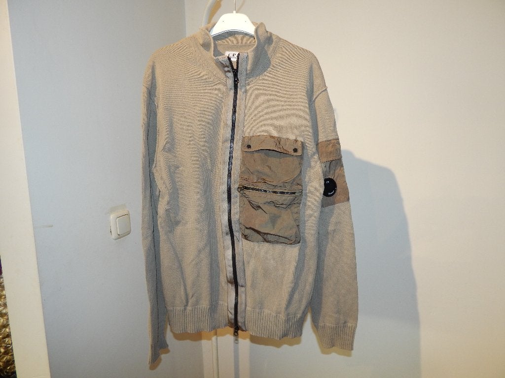 CP Company vest parachutte zak voorkant goggle mouw 52