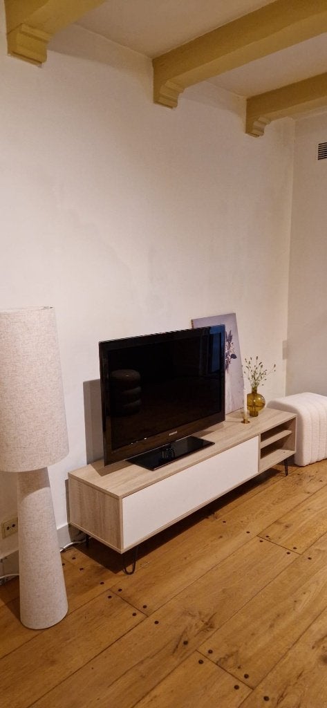 Modern TV meubel, Ophalen, 150 tot 200 cm, Zo goed als nieuw, Minder dan 100 cm