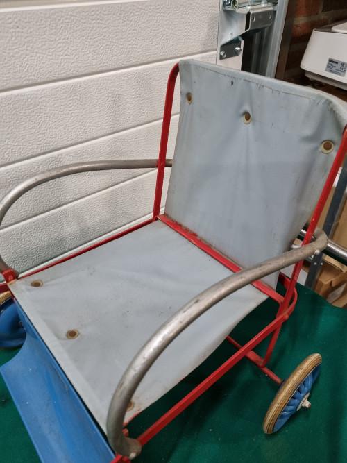 poppen kinder wagen 1950, Verzamelen, Poppen, Ophalen of Verzenden, 'T Olde Gre-j, Info@toldegrej.nl, Endepoelstraat 20f Didam
