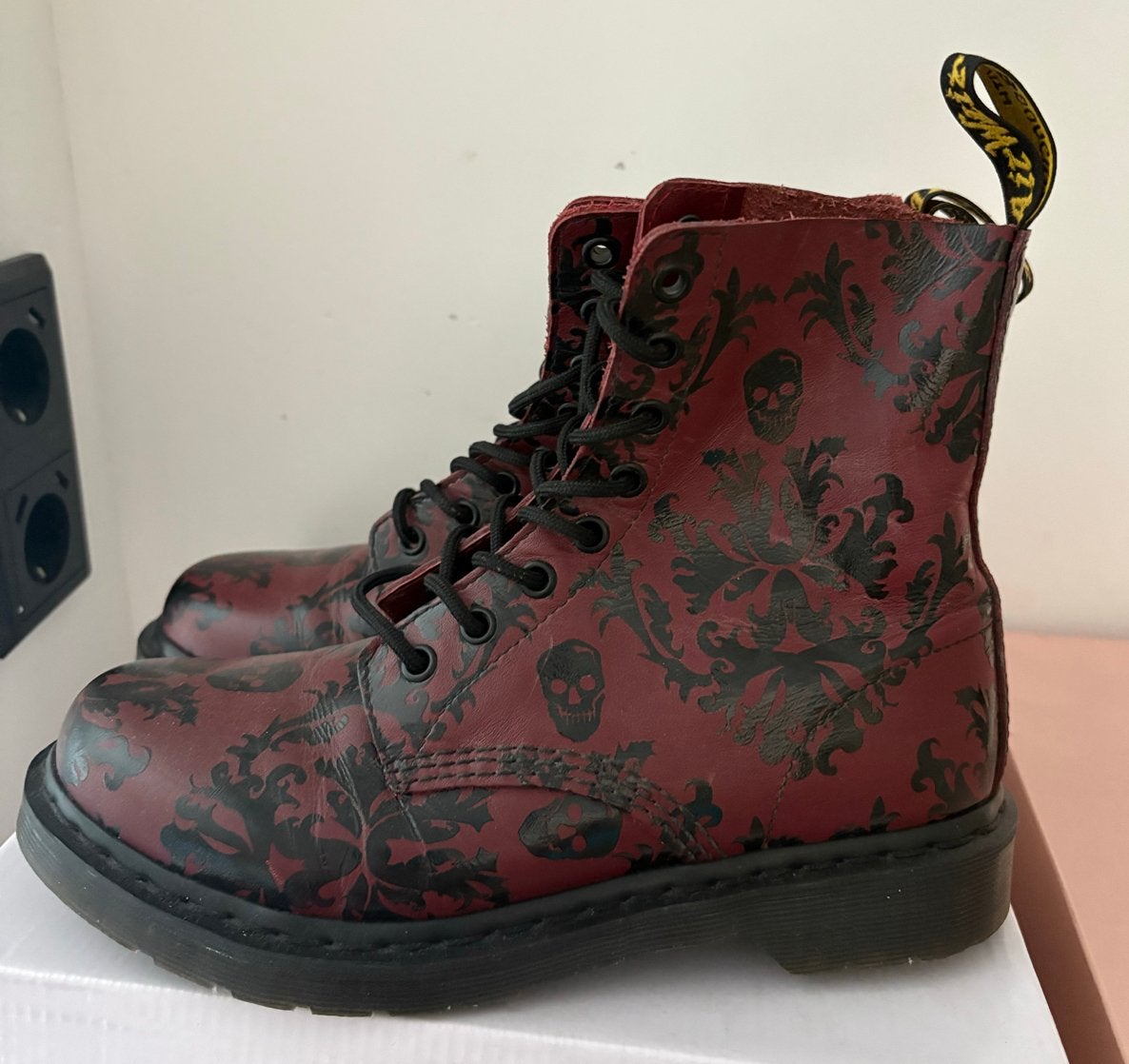Dr. Martens Cassidy met schedelprint, maat 39, Kleding | Dames, Ophalen, Gedragen, Rood, Lage of Enkellaarzen