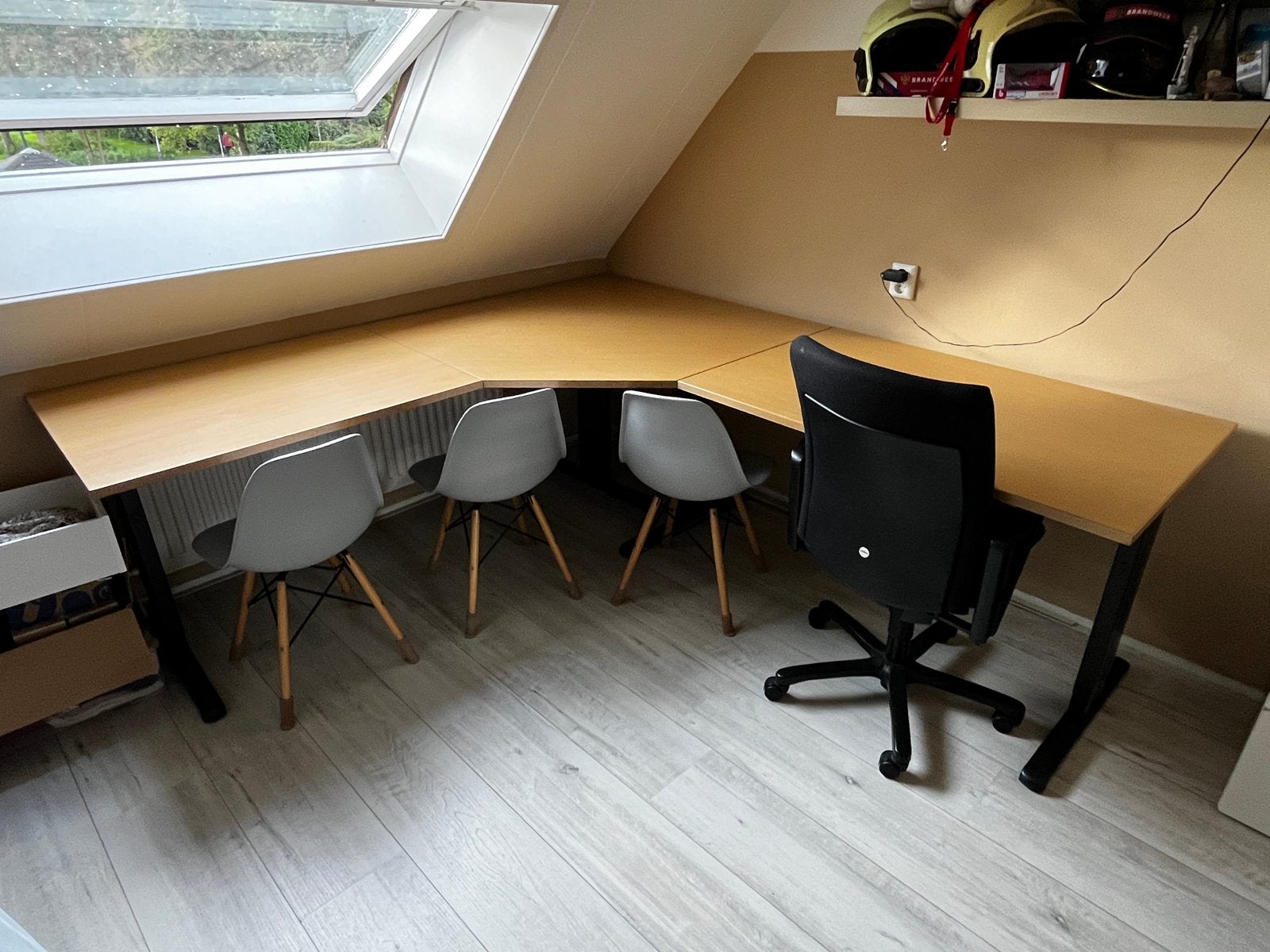Groot hoekbureau 240x220 + stoelen, Huis en Inrichting, Ophalen, In hoogte verstelbaar, Gebruikt, Hoekbureau