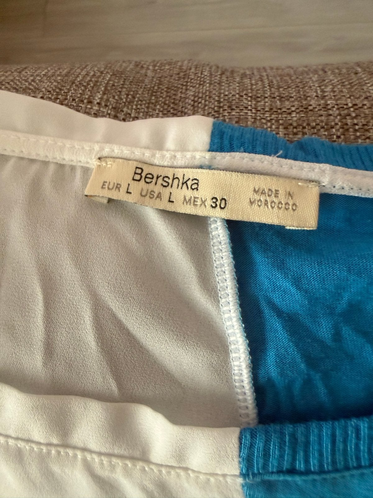 Bershka T-shirt L: Wit zijde-achtig & Blauw katoen 'Just Rea, Ophalen, Meerkleurig, Maat 42/44 (L), Korte mouw