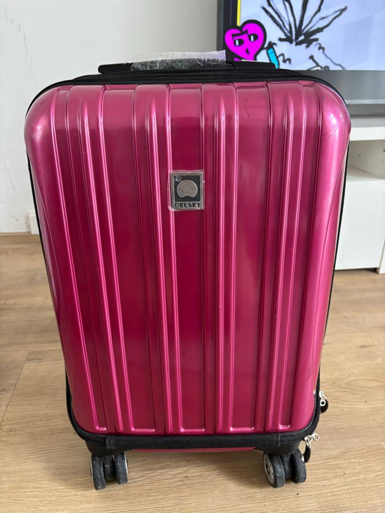 Delsey handbagage koffer roze, Sieraden, Tassen en Uiterlijk, Koffers, Gebruikt, 50 tot 60 cm, Hard kunststof, Ophalen of Verzenden