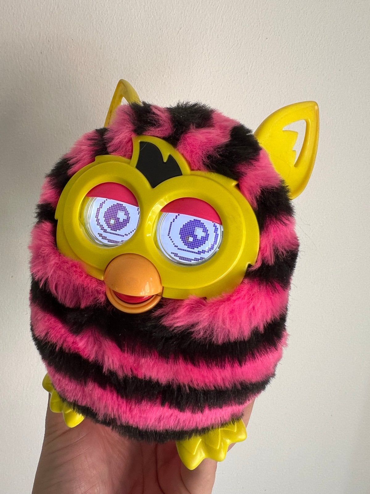 Furby A6416 Hasbro Roze/Zwart Gestreept Interactief Speelgoe, Kinderen en Baby's, Speelgoed | Overig, Zo goed als nieuw, Jongen of Meisje