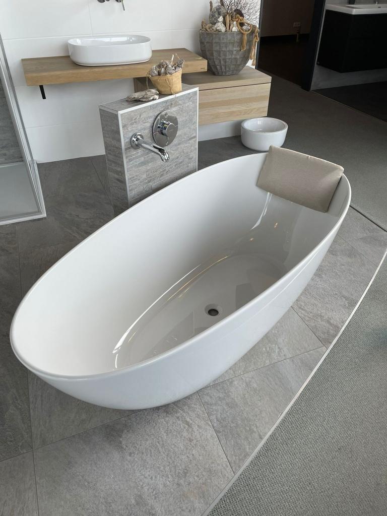 Villeroy & Boch Antao vrijstaand bad, Ophalen, Nieuw, Bad