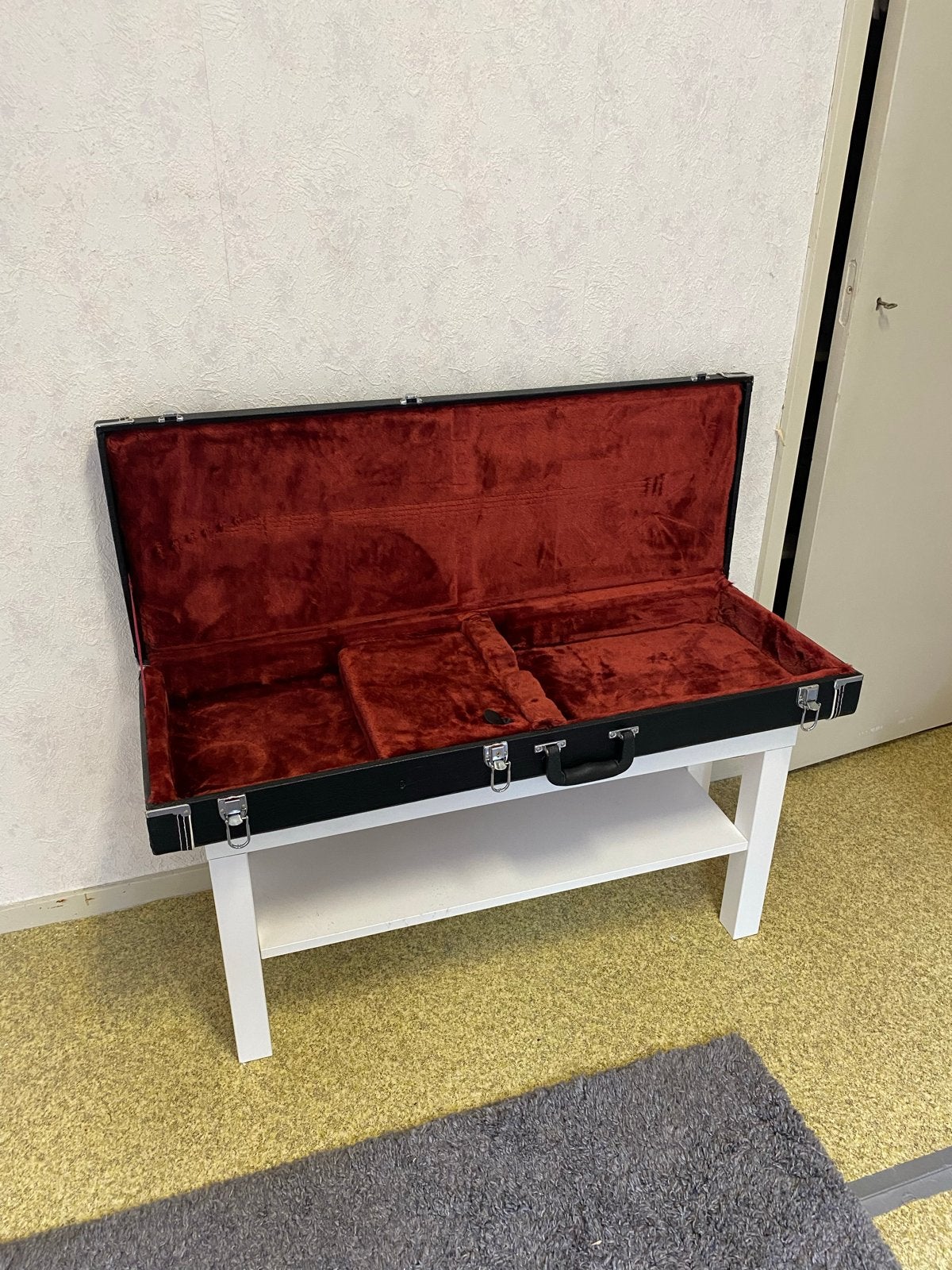 Ibanez koffer voor elektrische gitaar, Ophalen, Zo goed als nieuw, Elektrische gitaar, Flightcase