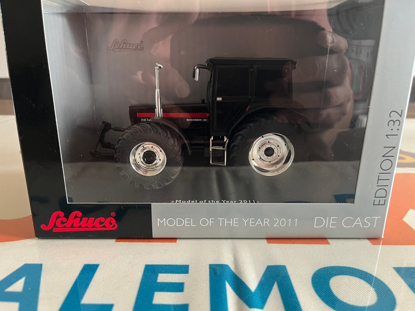 Eicher 3145 Turbo trekker Black Limited Nieuw Schuco 2011, Hobby en Vrije tijd, Ophalen of Verzenden, Nieuw, Tractor of Landbouw