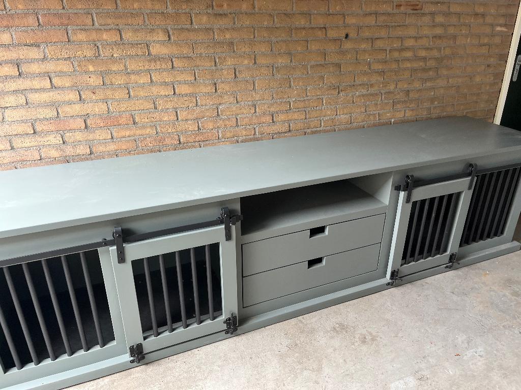Grote hondenbench/tv meubel, Huis en Inrichting, Kasten | Televisiemeubels, Zo goed als nieuw, Minder dan 100 cm, 200 cm of meer