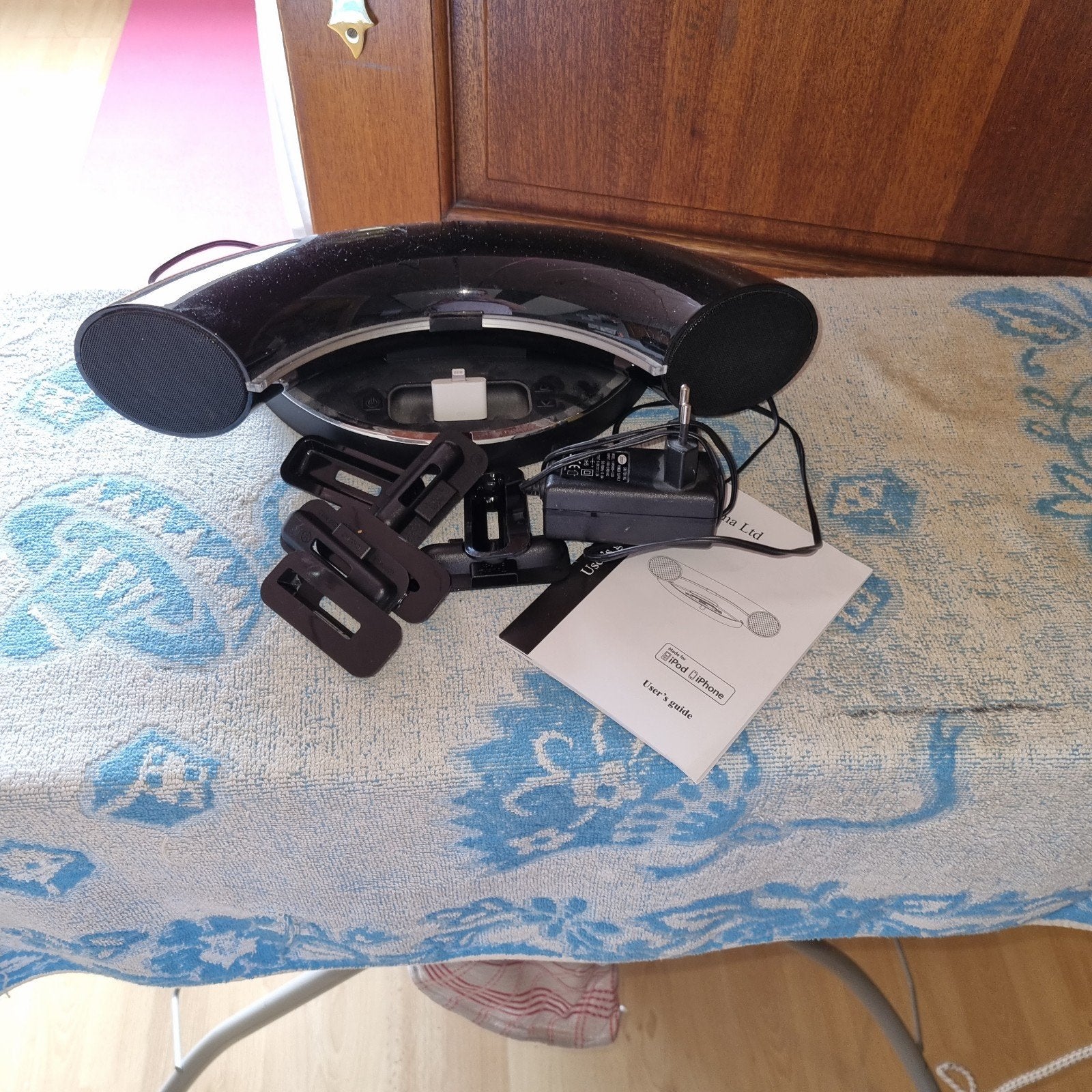 iPod/iPhone Docking Station met Speakers, Ophalen of Verzenden, Zo goed als nieuw