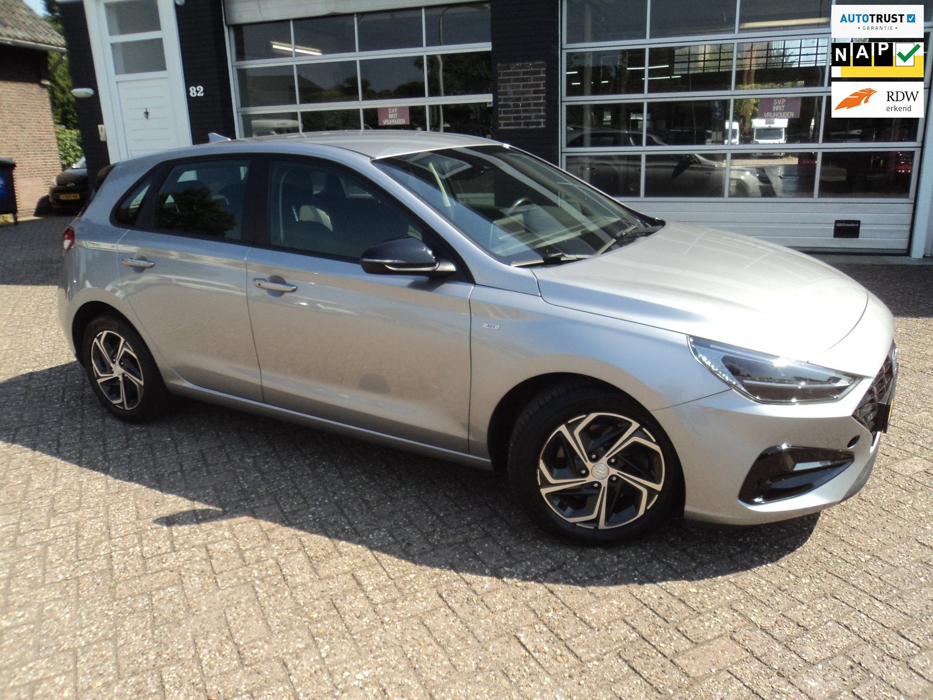Hyundai I30 1.0 T-GDi MHEV Comfort Smart Cruise Camera Apple, Voorwielaandrijving, Stof, Gebruikt, 23 km/l