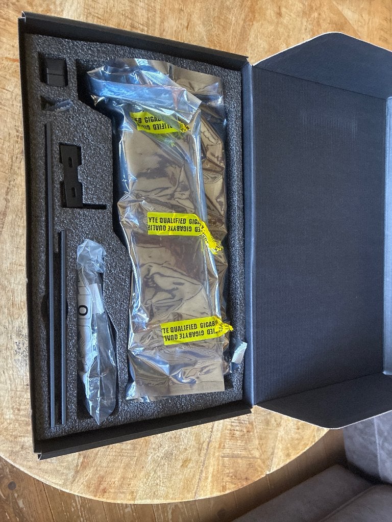 Gigabyte Geforce rtx 5080, Computers en Software, Overige soorten, Ophalen of Verzenden, Zo goed als nieuw, HDMI