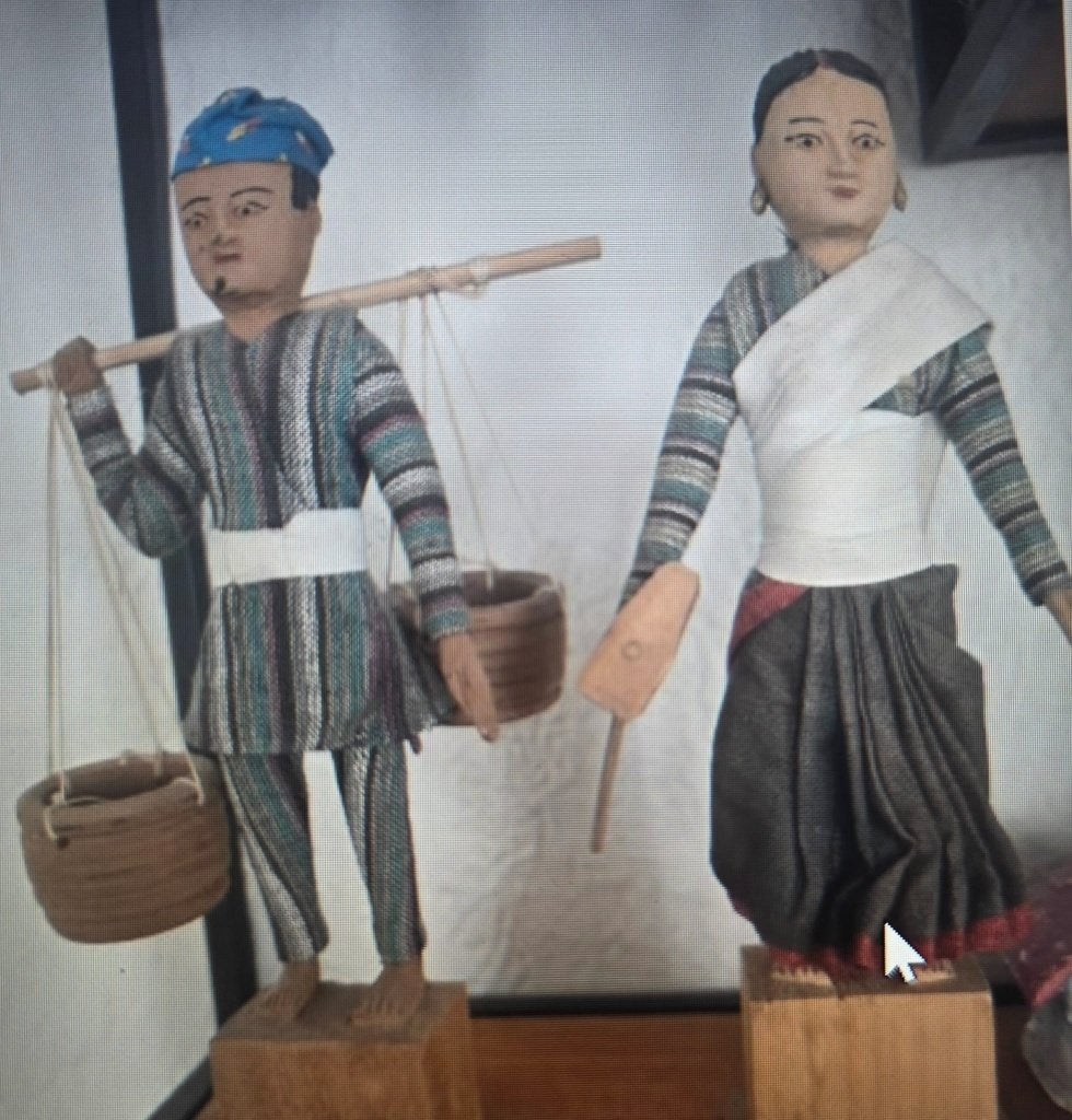 Handgesneden Nepalese Boerenpoppen, Ophalen of Verzenden, Azië, Handgemaakt, Houtsnijwerk