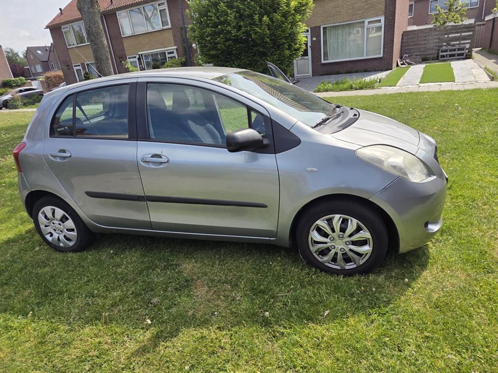 Toyota Yaris 1.3 16V Vvt-i 5DR SOL MMT 2007 Grijs, Auto's, Toyota, 40 €/maand, 4 cilinders, Origineel Nederlands, Yaris