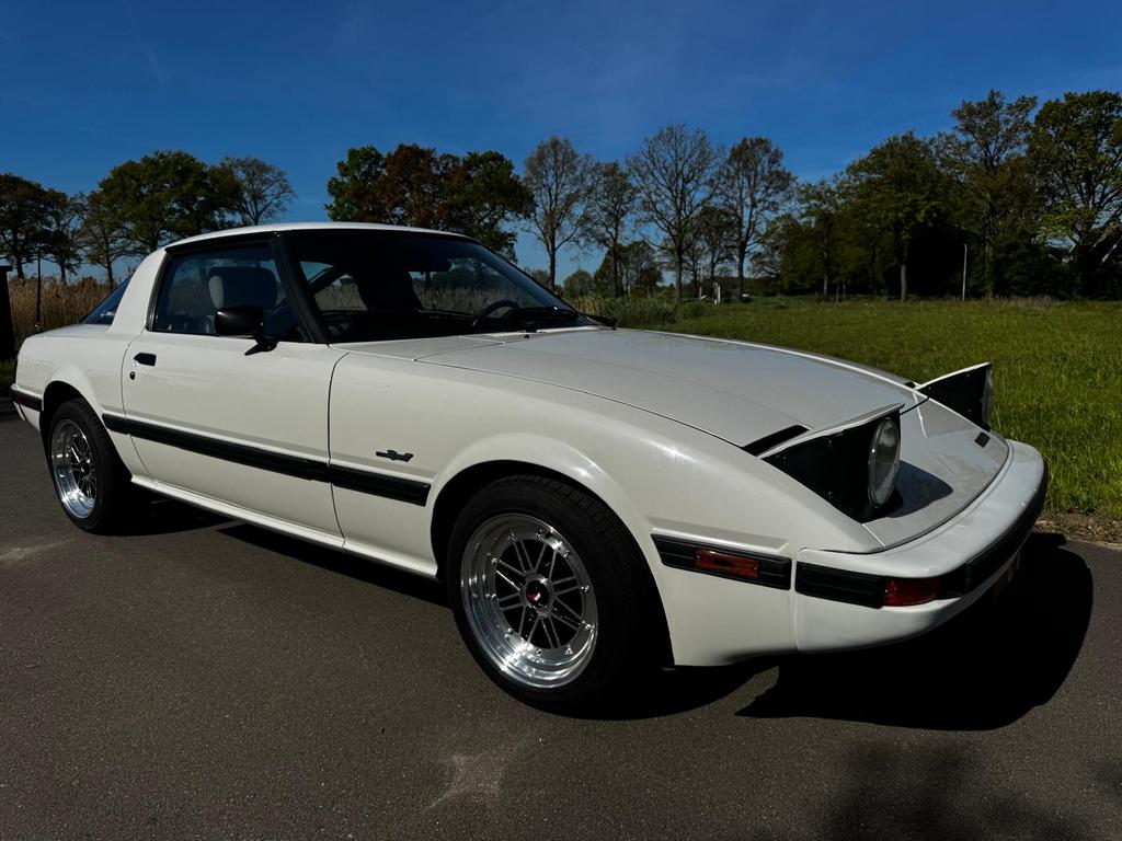 Mazda RX-7 1985 Wit. 111500 mijl, Auto's, 1146 cc, 1070 kg, Wit, Handgeschakeld