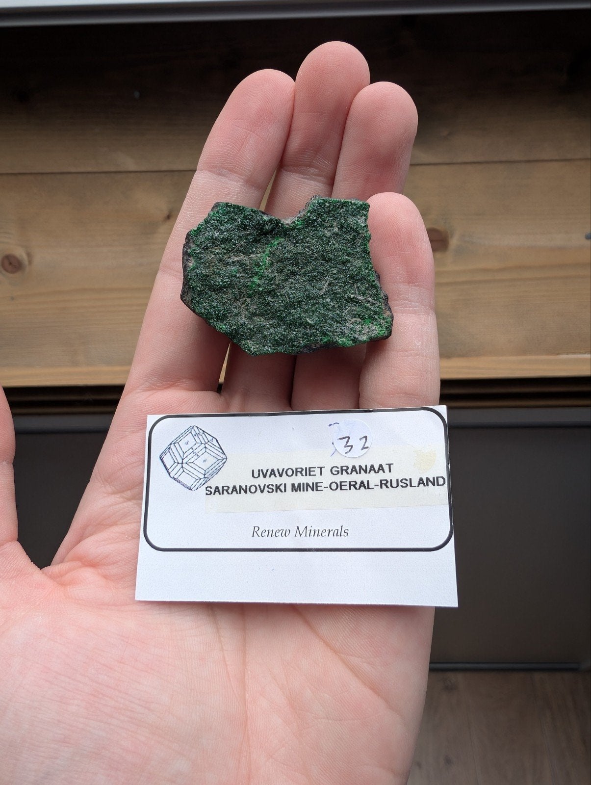 Uvaroviet granaat uit Rusland, Ophalen of Verzenden, Mineraal