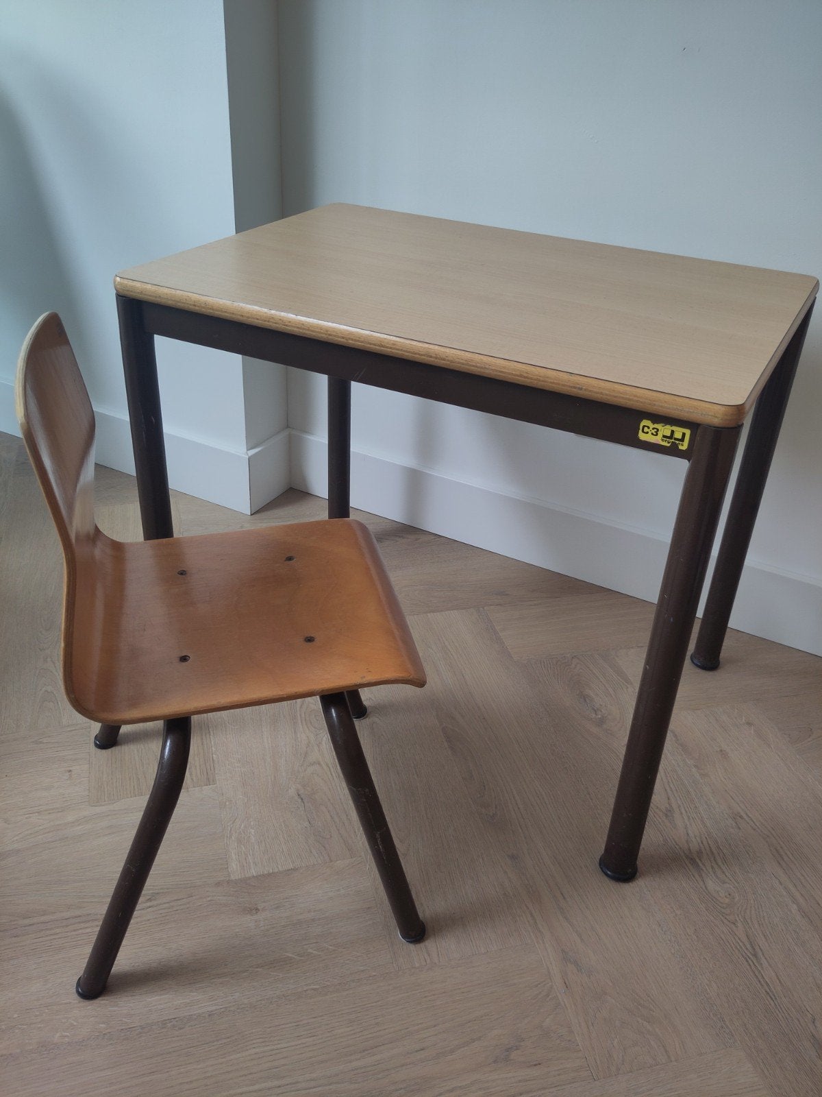 vintage school bureau en stoel kind kleuter, Kinderen en Baby's, Ophalen, Gebruikt, Tafel(s) en Stoel(en)