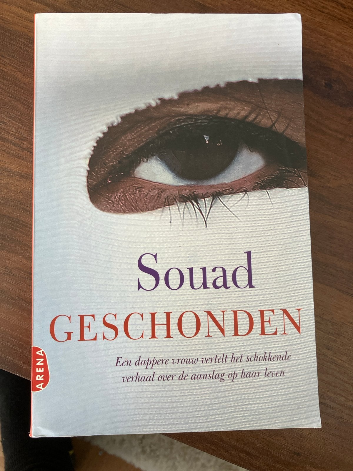 Souad - Geschonden: Een schokkend waargebeurd verhaal, Ophalen of Verzenden, Gelezen, Overige