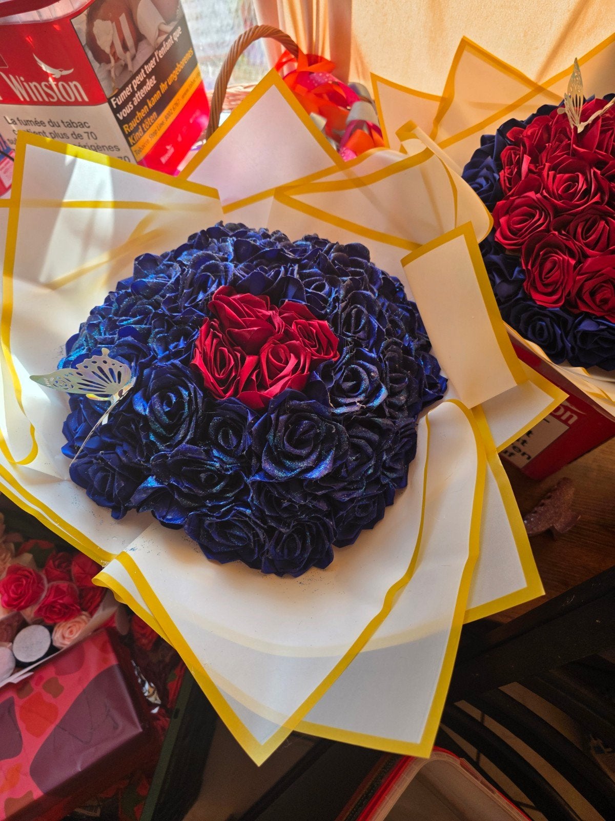 Handgemaakte satijnen rozenboeketten, Handgemaakt, Textiel, Nieuw, Meerkleurig