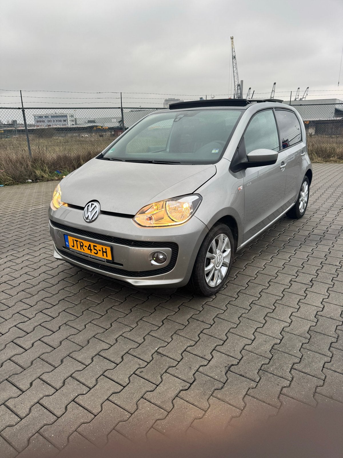 Volkswagen up! 1.0 55KW 3-DRS AUT 2016 Grijs, Auto's, Volkswagen, Stof, 74 pk, Bedrijf, 999 cc