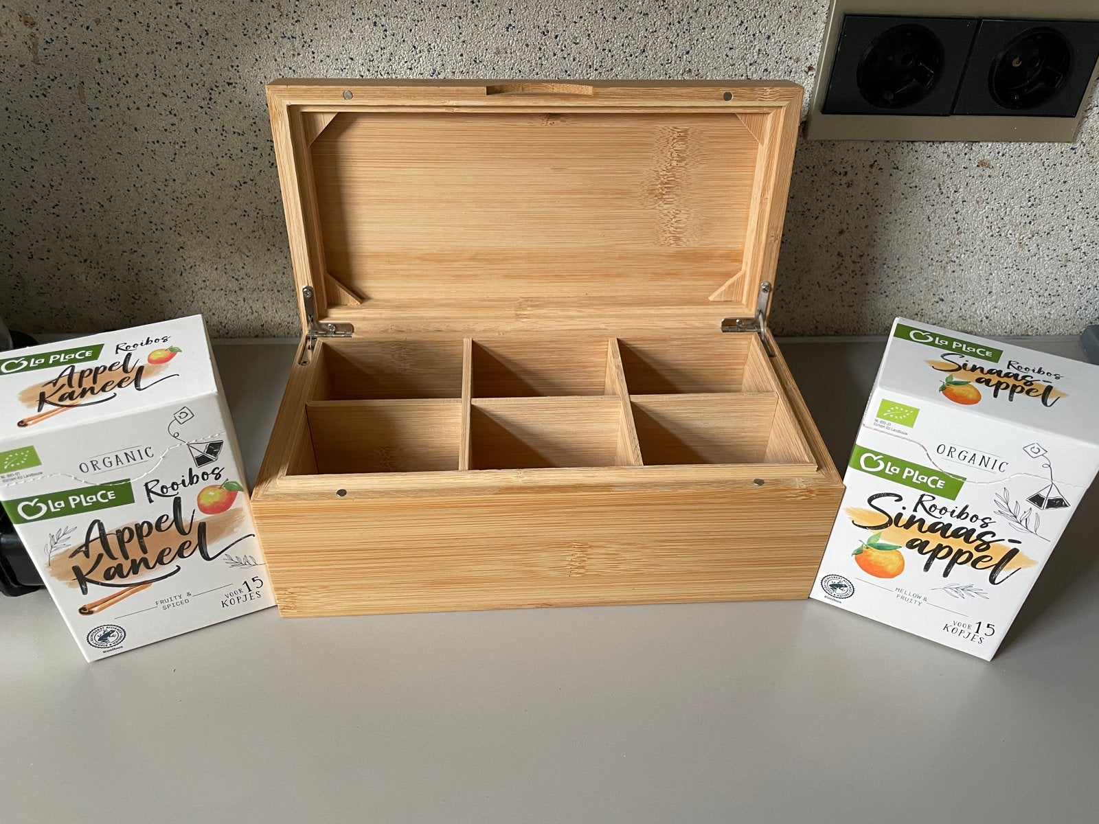 Bamboe theedoos met 6 vakken nieuw, Theedoos, Ophalen of Verzenden, Nieuw, Hout