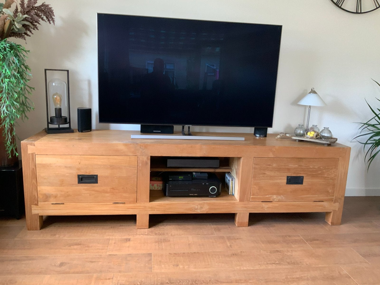 Massief Teakhouten TV-meubel met klepkasten en Open Vakken, Ophalen, Teakhout, Zo goed als nieuw, 200 cm of meer