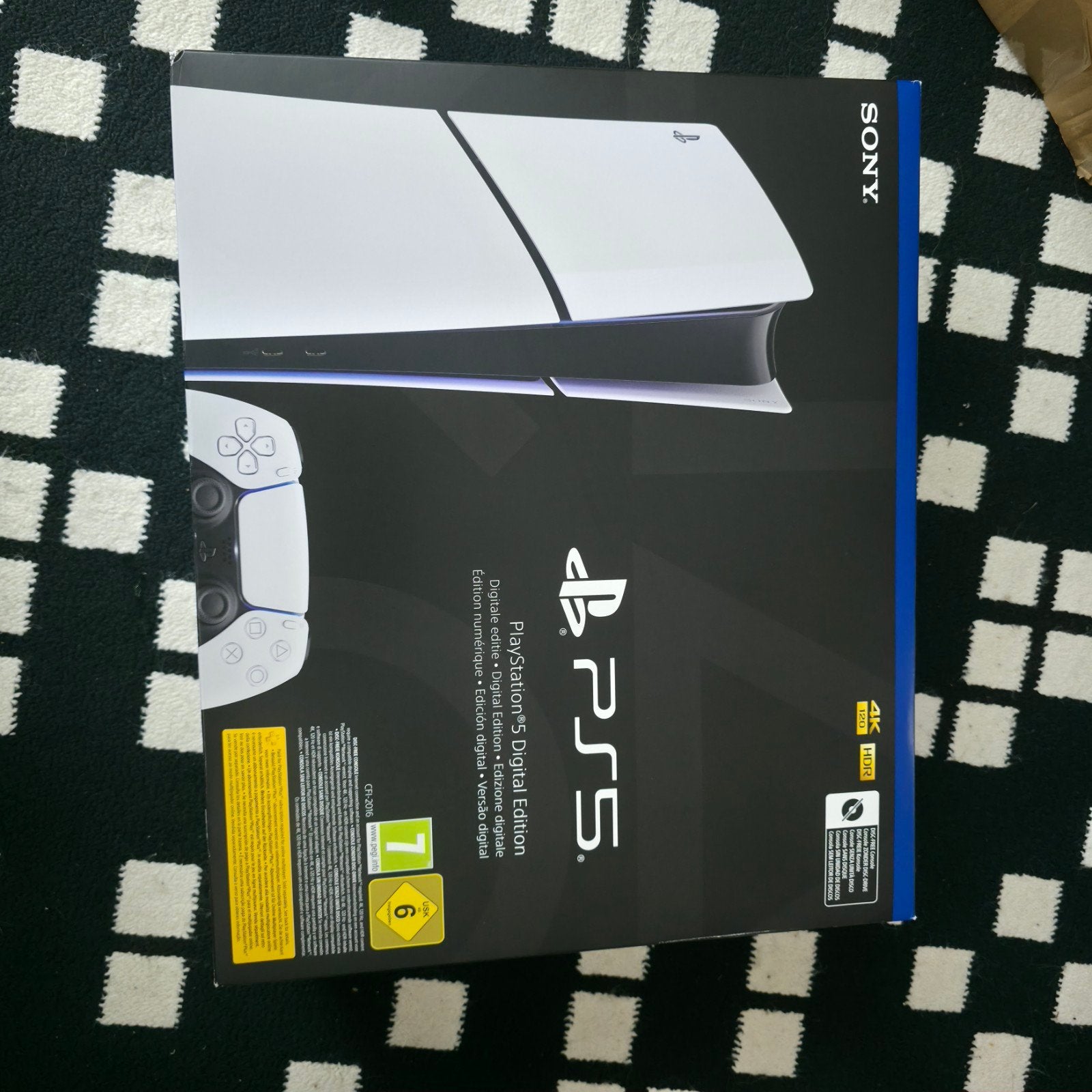 Sony PlayStation 5 Digital Edition 1TB met 2 controllers, Spelcomputers en Games, Ophalen of Verzenden, Zo goed als nieuw, Playstation 5 Digital