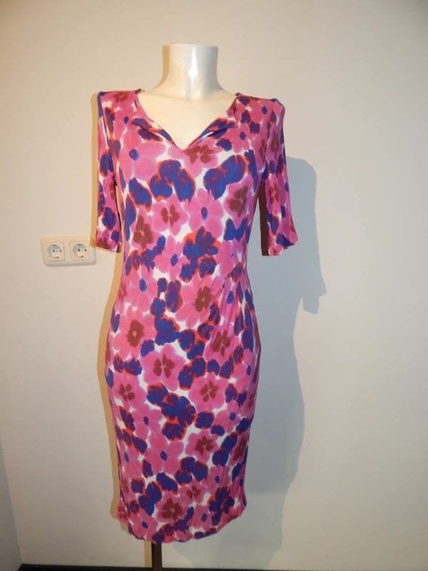 Marccain bloemen jurk mooie kleuren v hals mt N3/M, Kleding | Dames, Maat 38/40 (M), Zo goed als nieuw, Marccain, Onder de knie