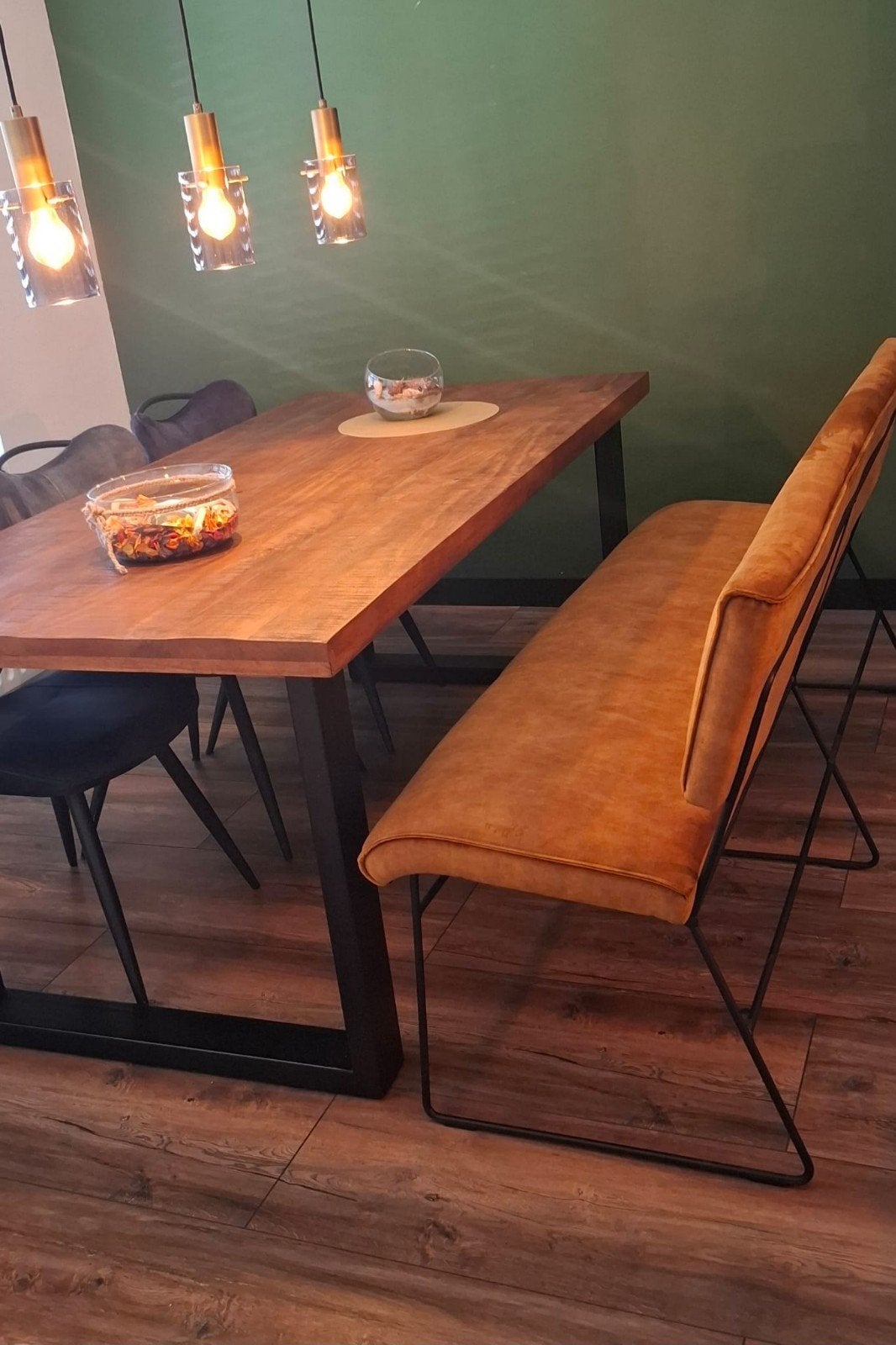 Eettafel  met 4 stoelen  bankje en   salontafel, Ophalen, 150 tot 200 cm, Overige vormen, Industriël