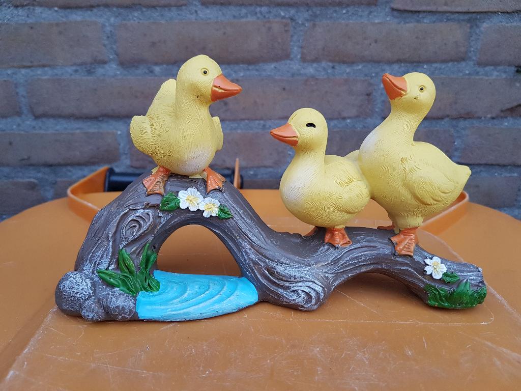 Beeldje 3 eendjes 13x22cm, Ophalen of Verzenden, Zo goed als nieuw