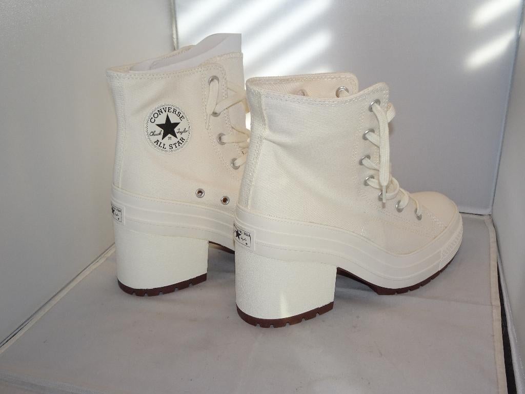 1 paar CONVERSE damesschoenen MT 40 met hak NIEUW in doos, Schoenen met lage hakken, Wit, Nieuw, Ophalen of Verzenden