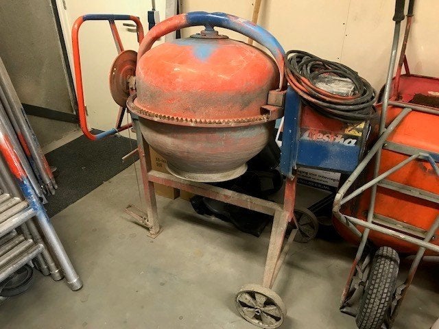 Te huur betonmolen, Ophalen, Gebruikt