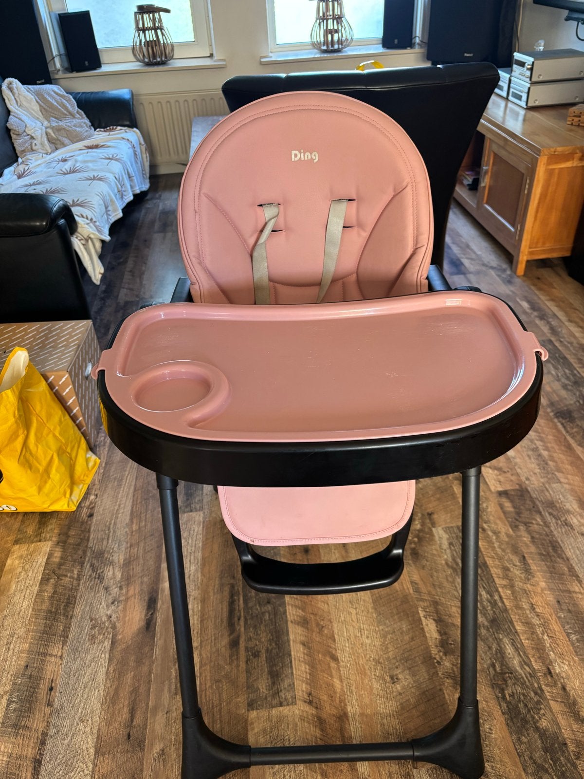 Roze Ding kinderstoel met afneembaar eetblad, Kinderen en Baby's, Kinderstoelen, Ophalen, Zo goed als nieuw, Inklapstoel, Afneembaar eetblad
