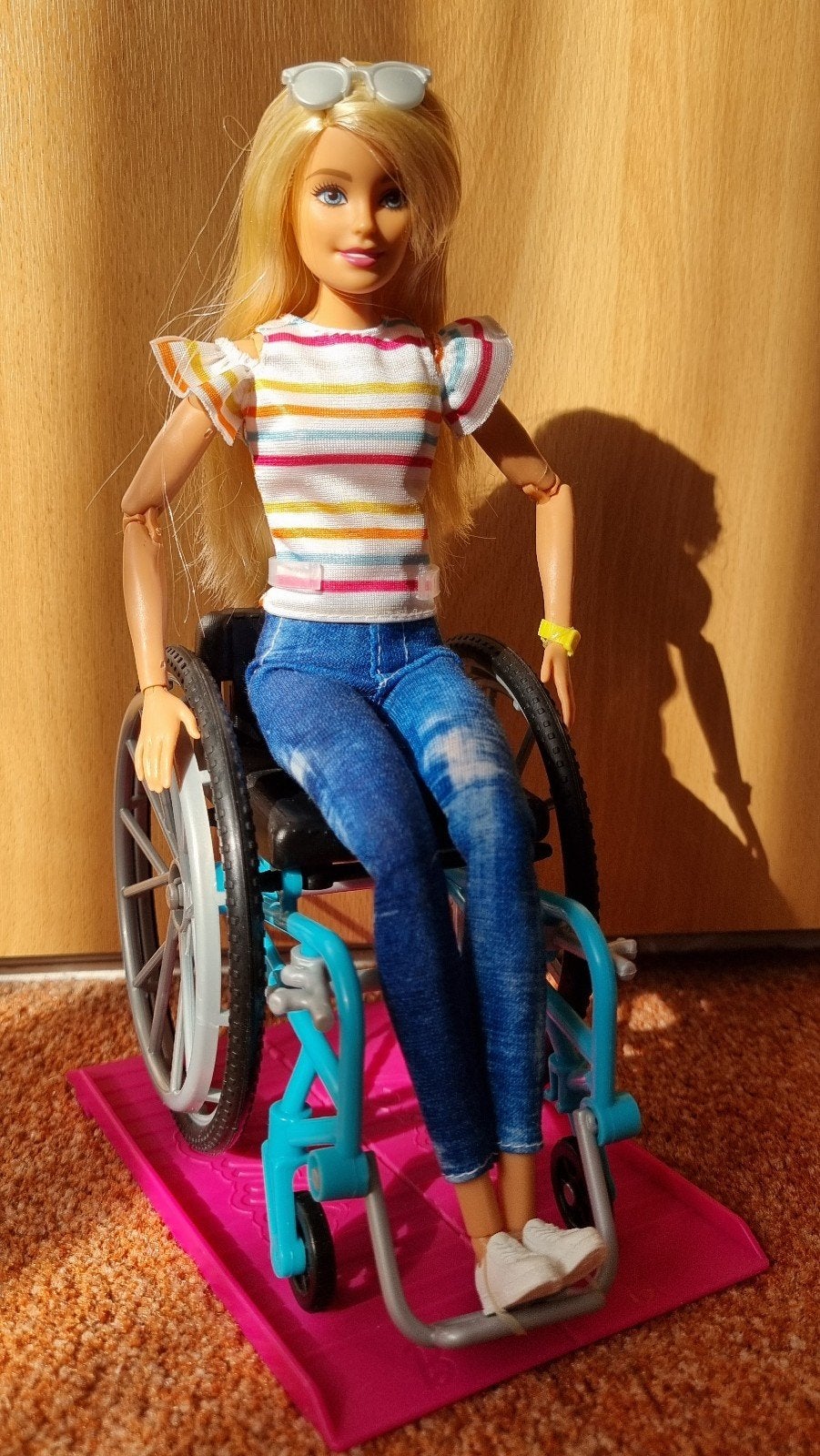 barbie Fashionista in rolstoel, Ophalen of Verzenden, Zo goed als nieuw, Pop