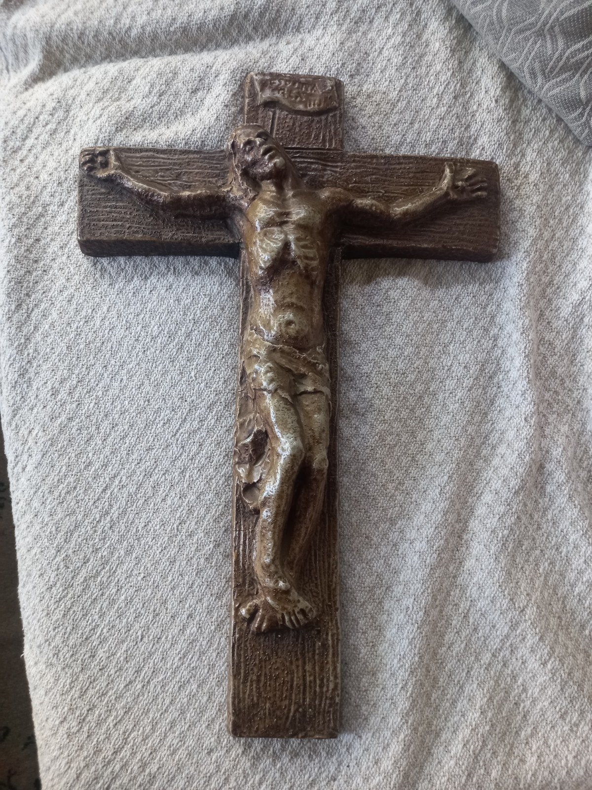 Antiek Terraco Beesel Groot Kruisbeeld met Christusfiguur, Ophalen